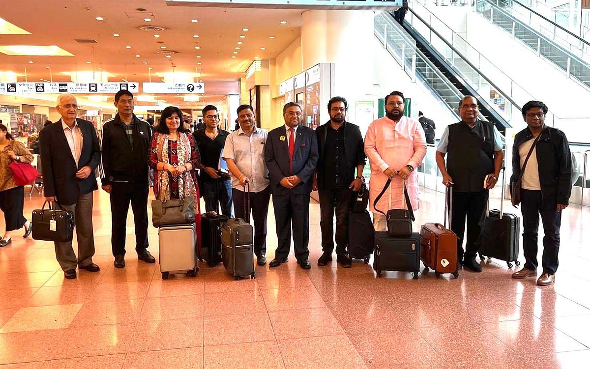 دنیا ہماری کہانی پر کتنا یقین کرتی ہے؟... آشیش رے