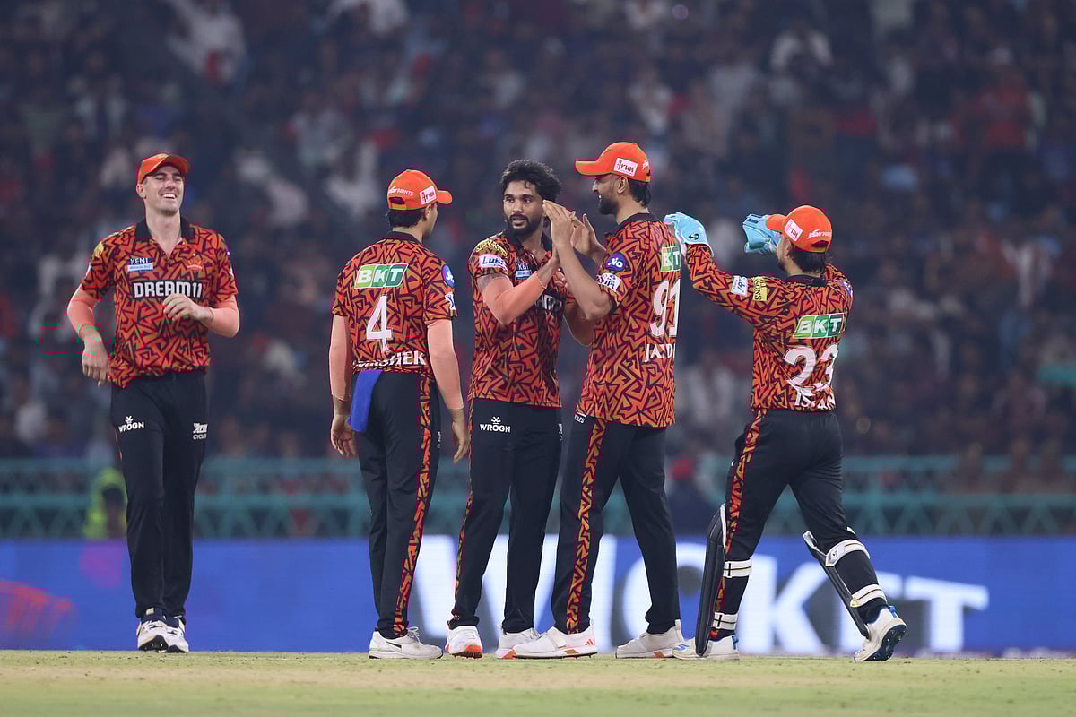 آئی پی ایل 2025: حیدر آباد نے بنگلورو کو 42 رنوں سے ہرایا، ٹاپ-2 کی ریس ہوئی دلچسپ