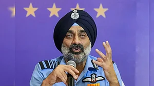 ’ہم ایسا وعدہ کیوں کریں جو پورا نہیں ہو سکتا‘، جنگی طیاروں کی ڈیلیوری میں تاخیر سے فضائیہ چیف فکرمند