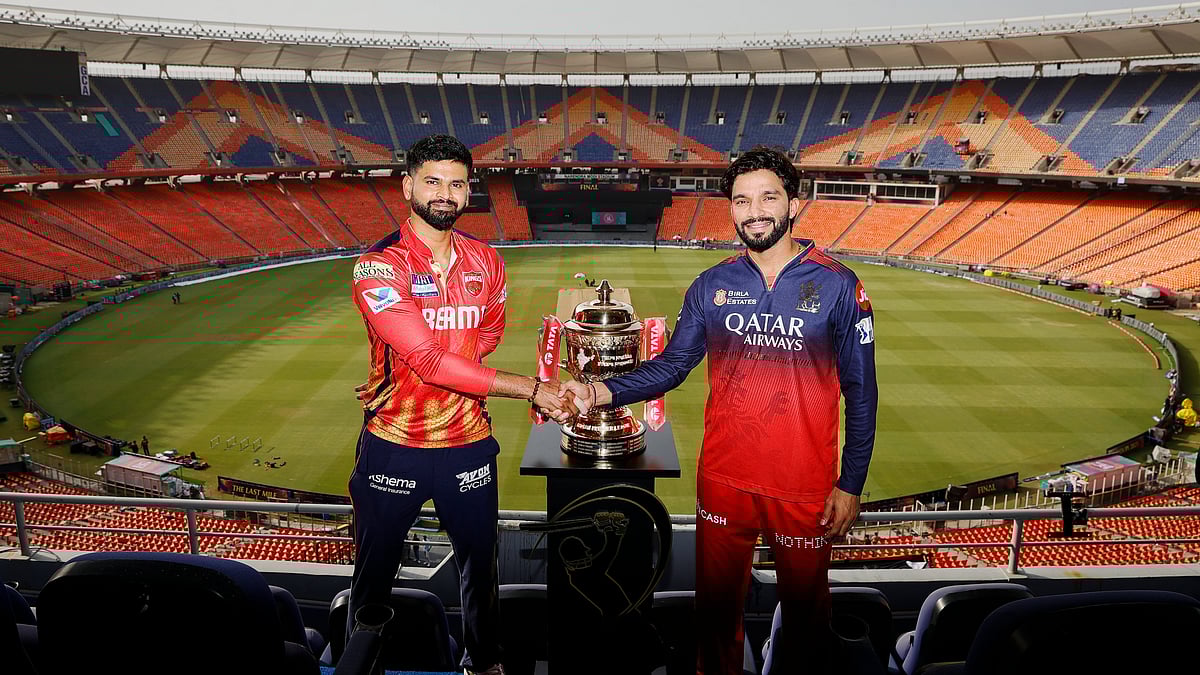 <div class="paragraphs"><p>شریس ایئر اور رجت پاٹیڈار، تصویر بشکریہ&nbsp;@IPL</p></div>