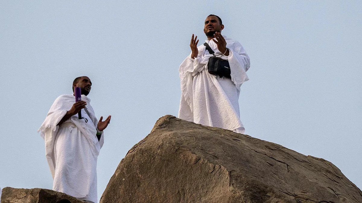 <div class="paragraphs"><p>تصویر <a href="https://x.com/insharifain">@insharifain</a></p></div>