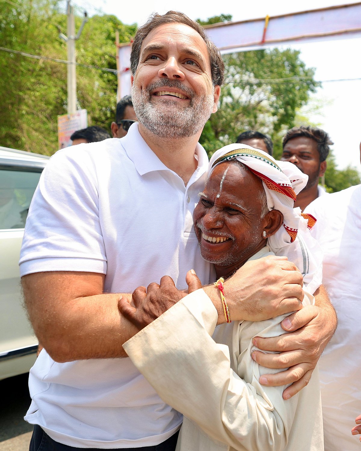 بہار دورہ پر راہل گاندھی کی دشرتھ مانجھی کے اہل خانہ سے ہوئی ملاقات، بھاگیرتھ اسمبلی انتخاب لڑنے کے خواہشمند