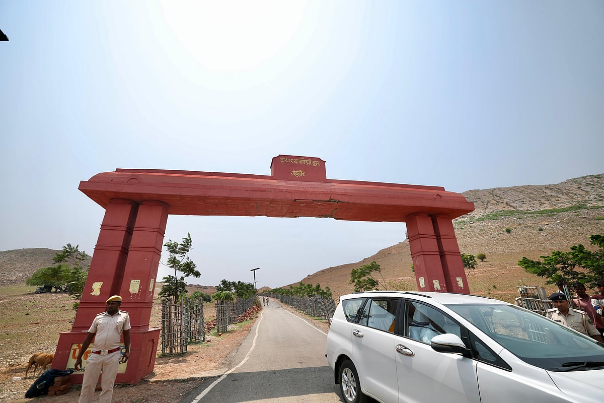 بہار دورہ پر راہل گاندھی کی دشرتھ مانجھی کے اہل خانہ سے ہوئی ملاقات، بھاگیرتھ اسمبلی انتخاب لڑنے کے خواہشمند