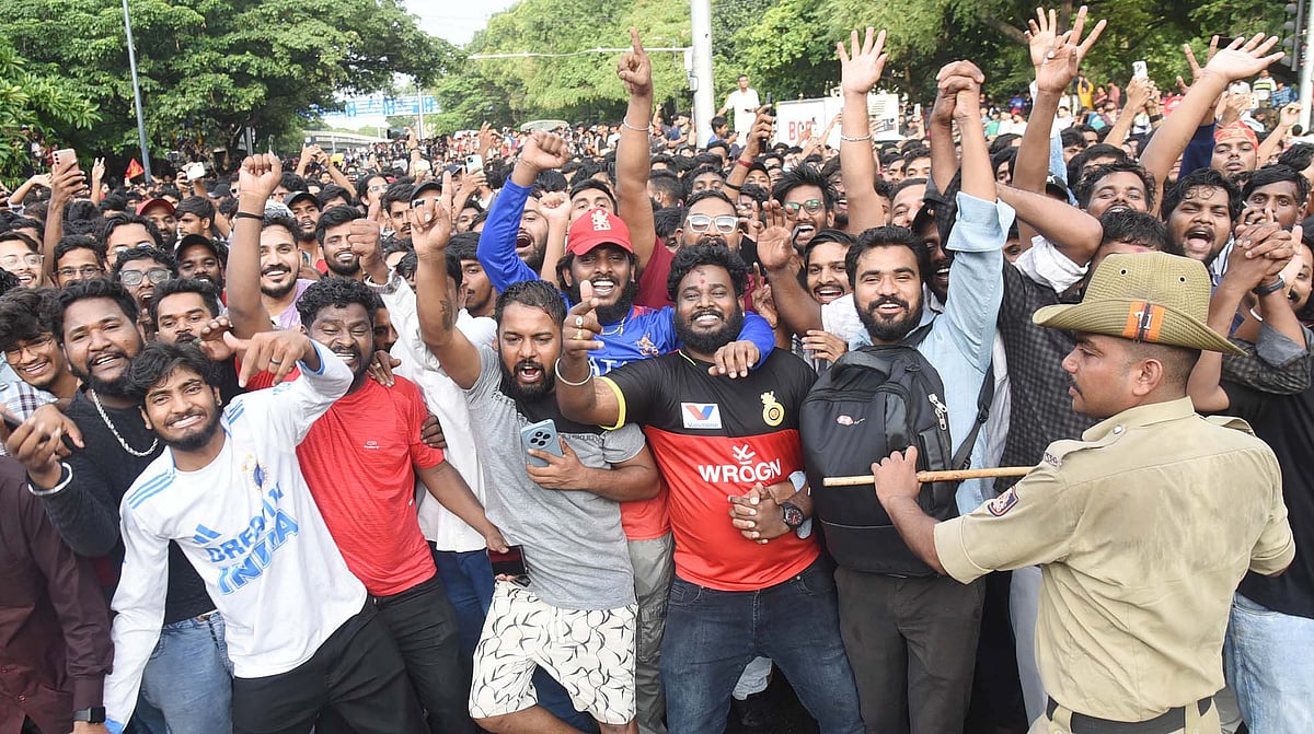 بنگلورو سانحہ: پولیس کمشنر سمیت 5 اعلیٰ افسر معطل، سی آئی ڈی اور عدالتی تحقیقات کا حکم