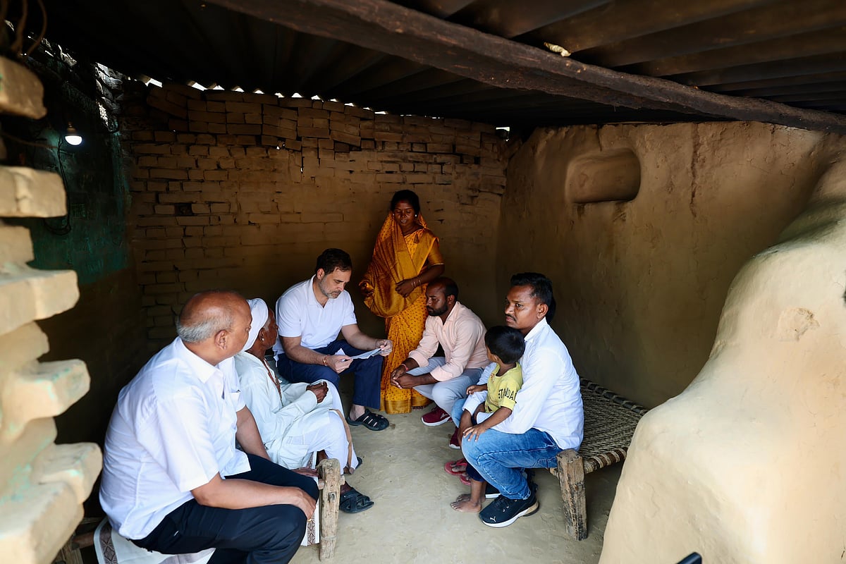 بہار دورہ پر راہل گاندھی کی دشرتھ مانجھی کے اہل خانہ سے ہوئی ملاقات، بھاگیرتھ اسمبلی انتخاب لڑنے کے خواہشمند