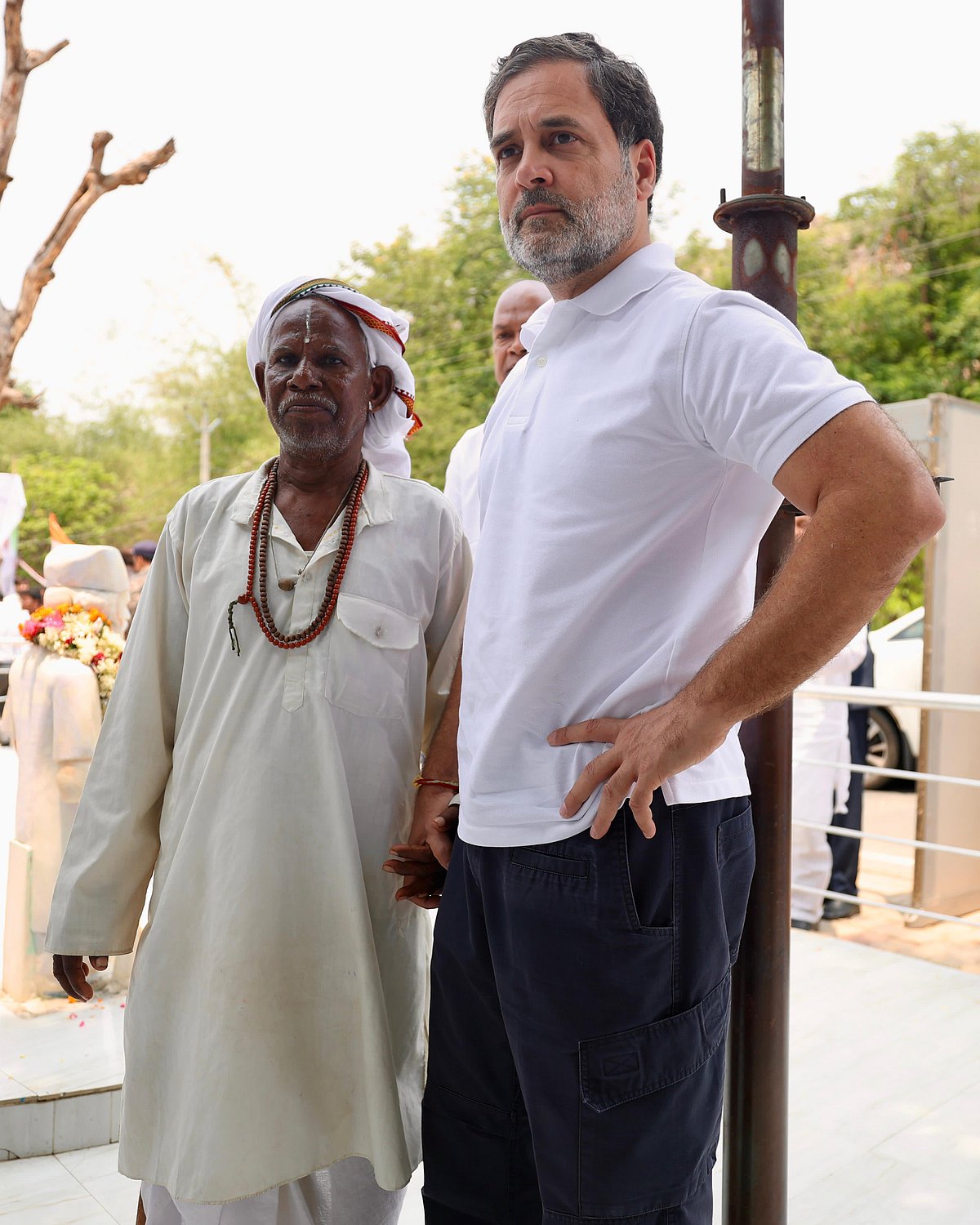 بہار دورہ پر راہل گاندھی کی دشرتھ مانجھی کے اہل خانہ سے ہوئی ملاقات، بھاگیرتھ اسمبلی انتخاب لڑنے کے خواہشمند