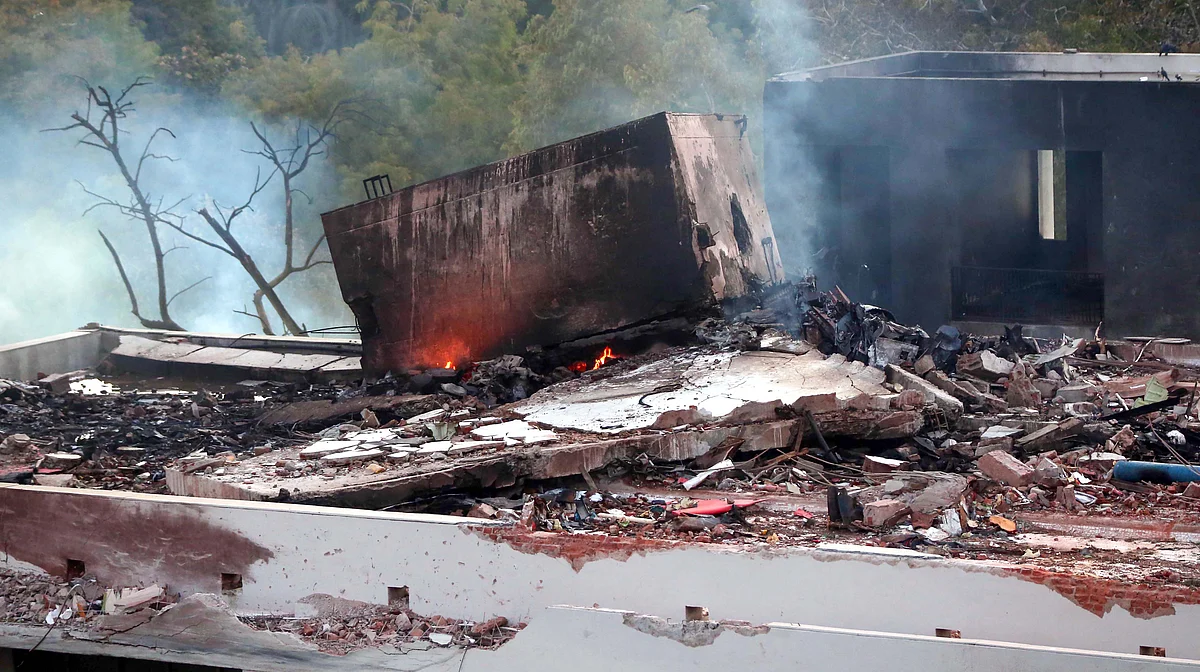 طیارہ حادثے کے بعد حکومتی تحقیق اور رویے پر سوالیہ نشان