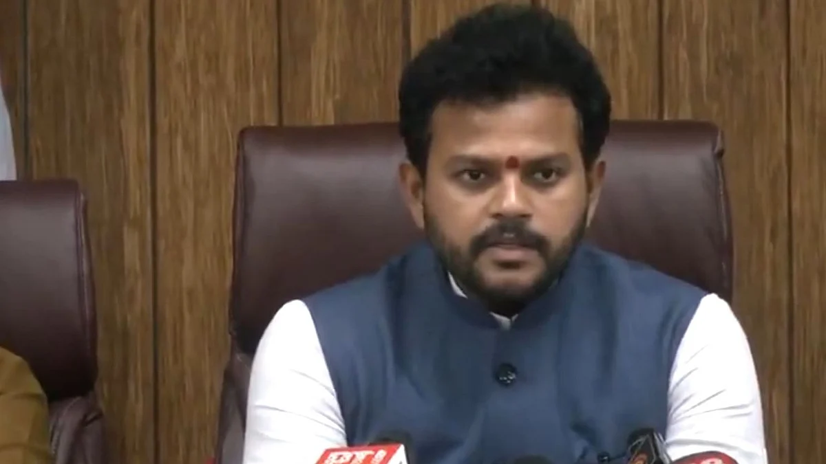 <div class="paragraphs"><p>شہری ہوا بازی کے وزیر رام موہن نائیڈو</p></div>