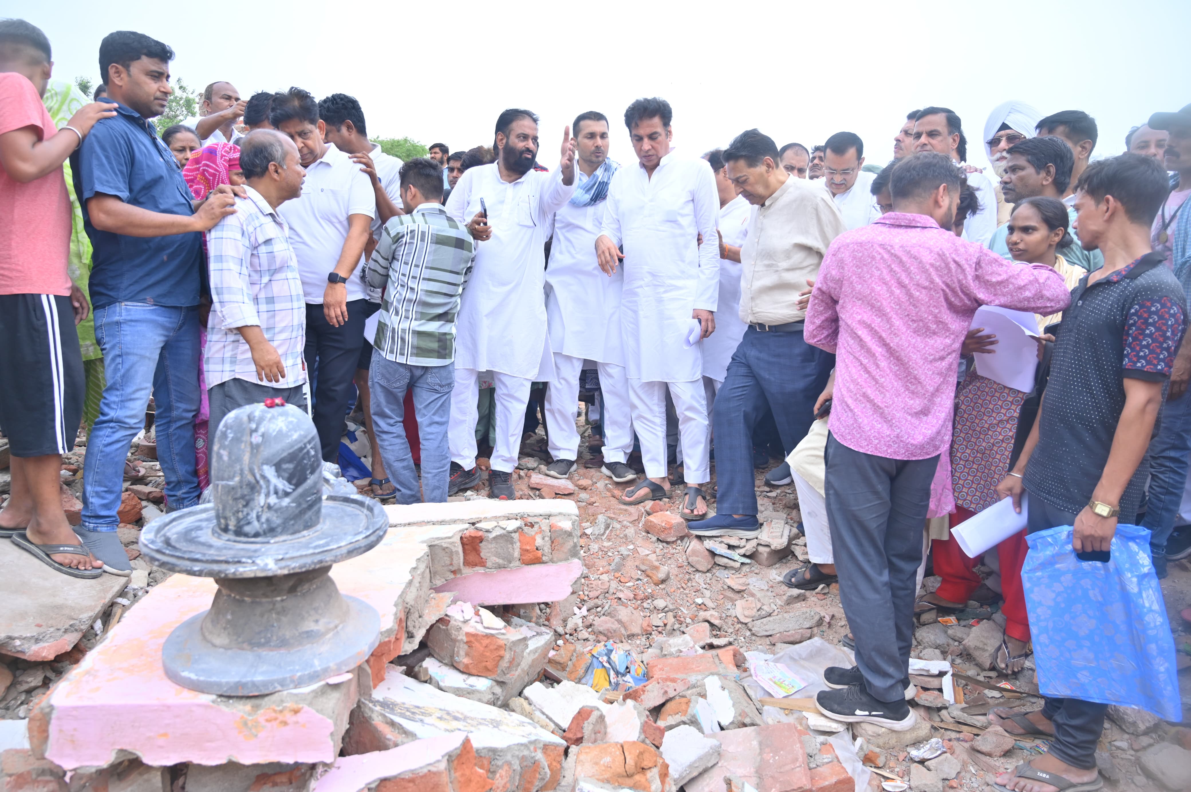 بی جے پی غریبی نہیں غریبوں کو ختم کرنا چاہتی ہے، کانگریس جھگی والوں کے لیے ہر سطح پر لڑے گی: دیویندر یادو