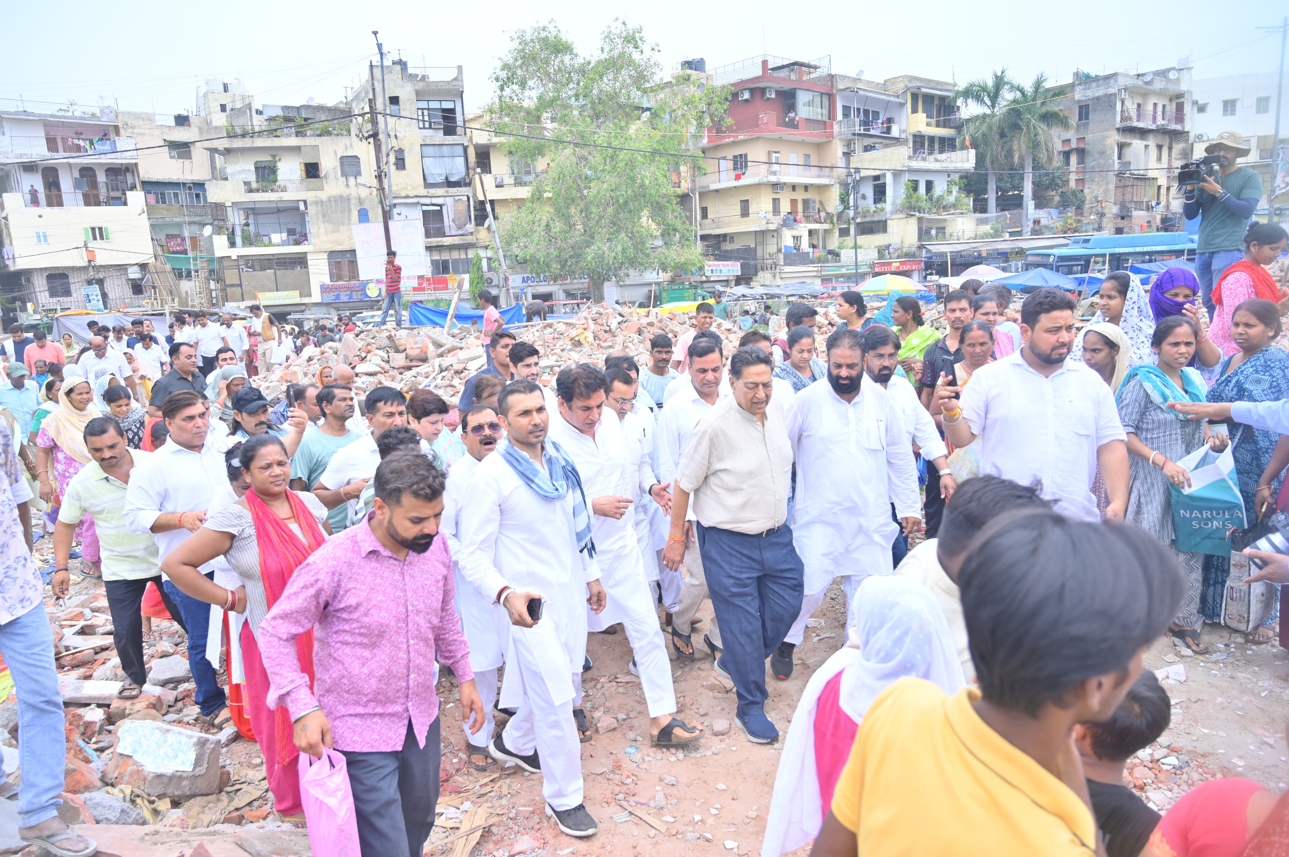 بی جے پی غریبی نہیں غریبوں کو ختم کرنا چاہتی ہے، کانگریس جھگی والوں کے لیے ہر سطح پر لڑے گی: دیویندر یادو