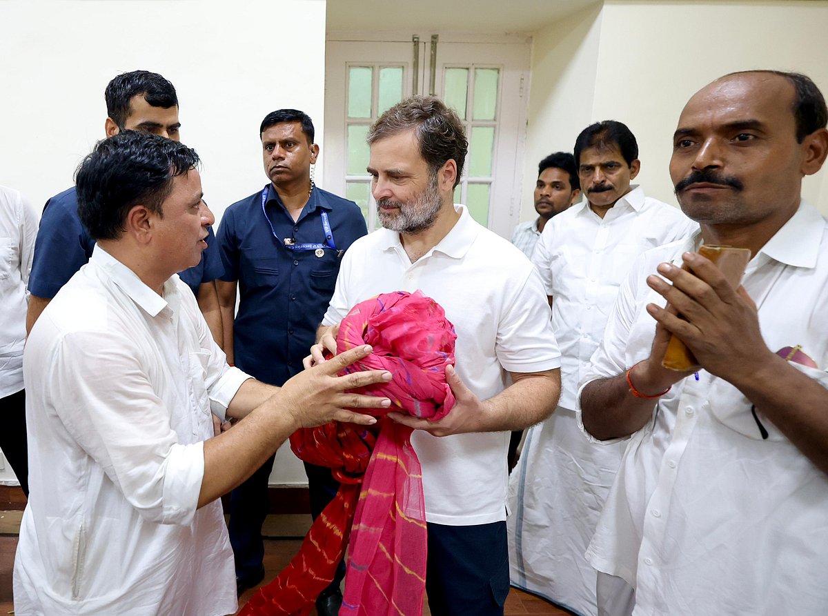 راہل گاندھی نے انتہائی سادگی سے منایا اپنا یومِ پیدائش، دور دراز سے مبارکباد دینے پہنچے کانگریس کارکنان سے کی ملاقات