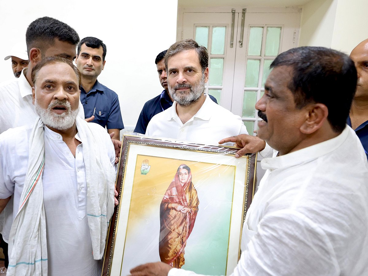 راہل گاندھی نے انتہائی سادگی سے منایا اپنا یومِ پیدائش، دور دراز سے مبارکباد دینے پہنچے کانگریس کارکنان سے کی ملاقات