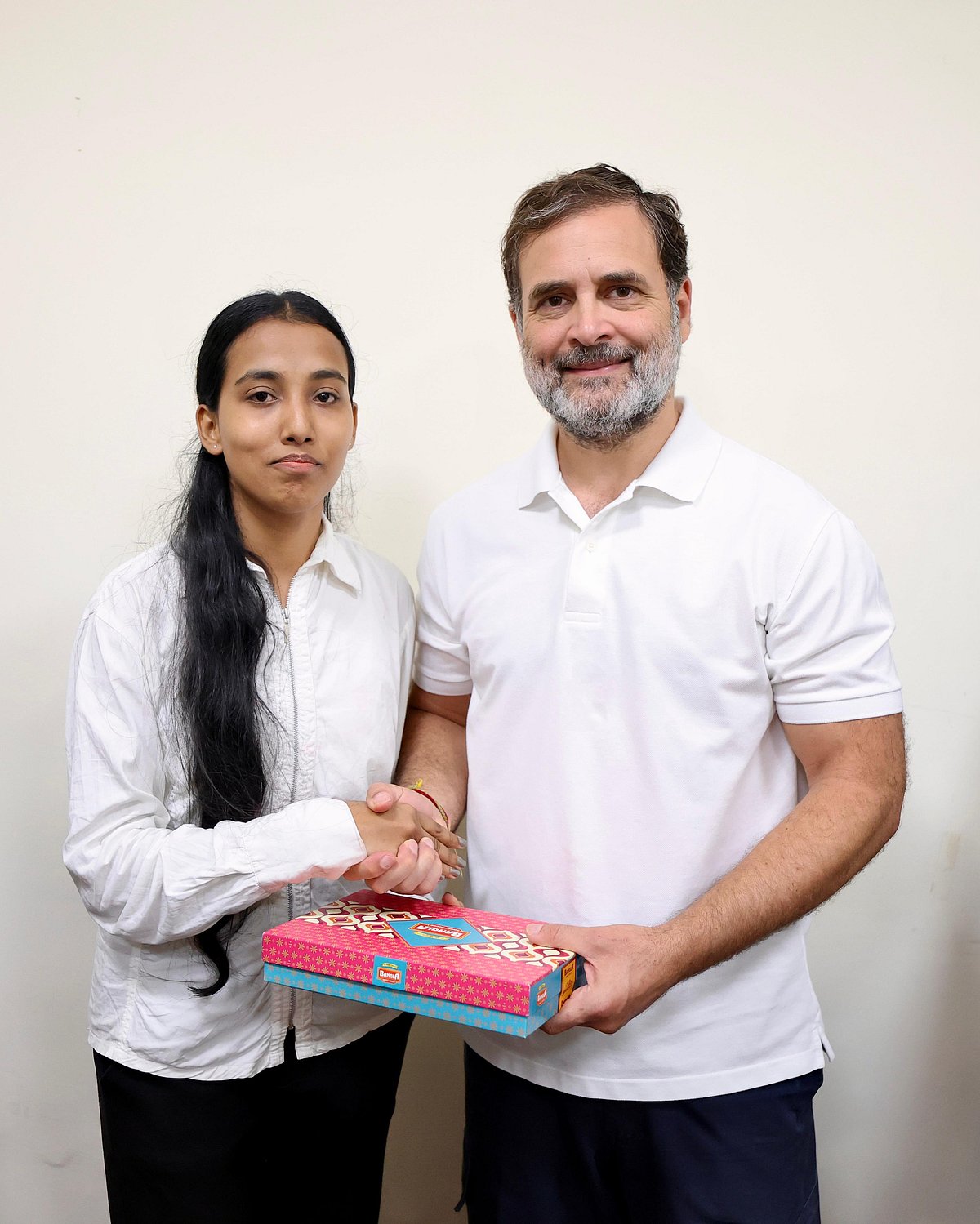 راہل گاندھی نے انتہائی سادگی سے منایا اپنا یومِ پیدائش، دور دراز سے مبارکباد دینے پہنچے کانگریس کارکنان سے کی ملاقات