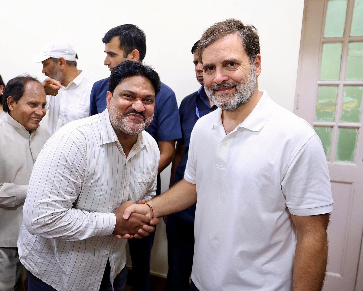 راہل گاندھی نے انتہائی سادگی سے منایا اپنا یومِ پیدائش، دور دراز سے مبارکباد دینے پہنچے کانگریس کارکنان سے کی ملاقات