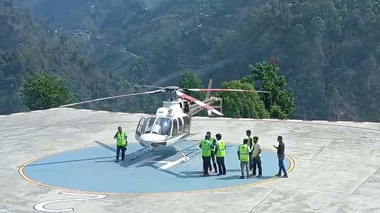 <div class="paragraphs"><p>ہیلی کاپٹر سروس / آئی اے این ایس</p></div>