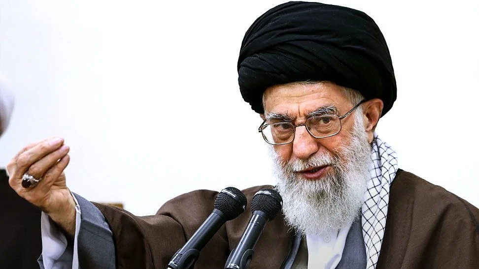 <div class="paragraphs"><p>ایرانی رہبر اعلیٰ آیت اللہ علی خامنہ ای (فائل تصویر)</p></div>
