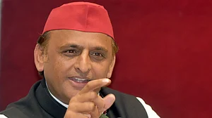 'عزت پر حملہ برداشت نہیں کیا جائے گا'، راوی کی ذات پوچھنے پر اکھلیش برہم