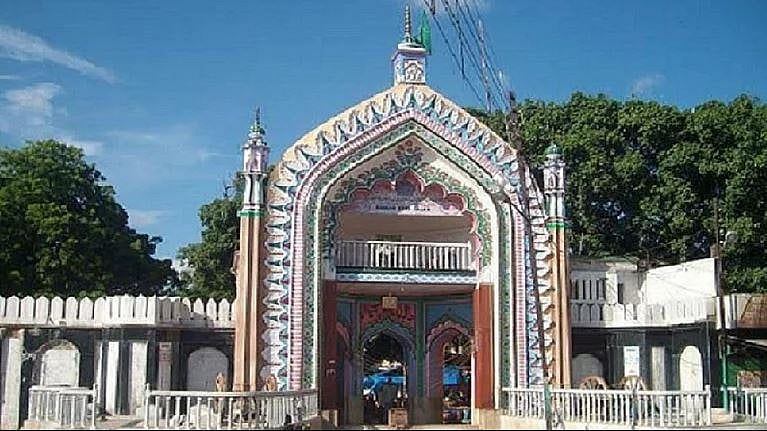 اتر پردیش میں قدیم درگاہوں کے عرس کی اجازت نہ دینا ’میمنا کو شکار بنانے سے قبل بھیڑیے کی دلیل‘ جیسا