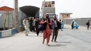 ایران سے واپسی کا سیلاب، ایک دن میں 30 ہزار افغان پناہ گزینوں نے سرحد پار کی
