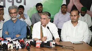 الیکشن کمیشن مودی جی کے 3 بندر ہیں، نہ سچ سنتے ہیں، نہ سچ دیکھتے ہیں، نہ سچ بولتے ہیں: کانگریس