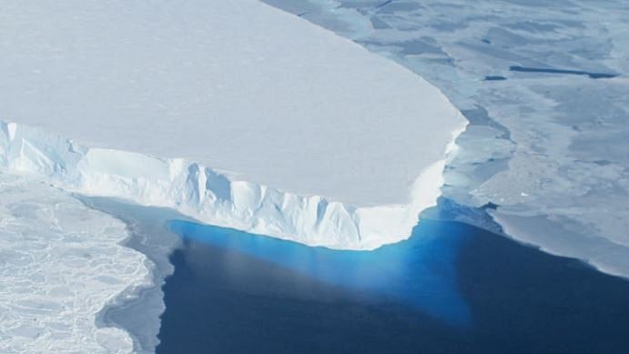 انٹارکٹک براعظم پر برف کے پگھلنے کی تیز رفتاری عالمی سطح پر تشویش کا باعث: تحقیق