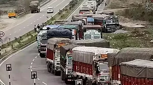 مہاراشٹر میں 2 لاکھ ٹرکوں کی غیر معینہ ہڑتال، ای-چالان اور ہراسانی کے خلاف احتجاج