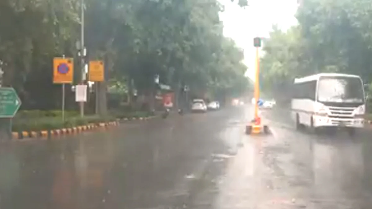 <div class="paragraphs"><p>دہلی میں جھما جھم بارش کا منظر۔ ویڈیو گریب ’ایکس‘ <a href="https://x.com/AHindinews">@AHindinews</a></p></div>