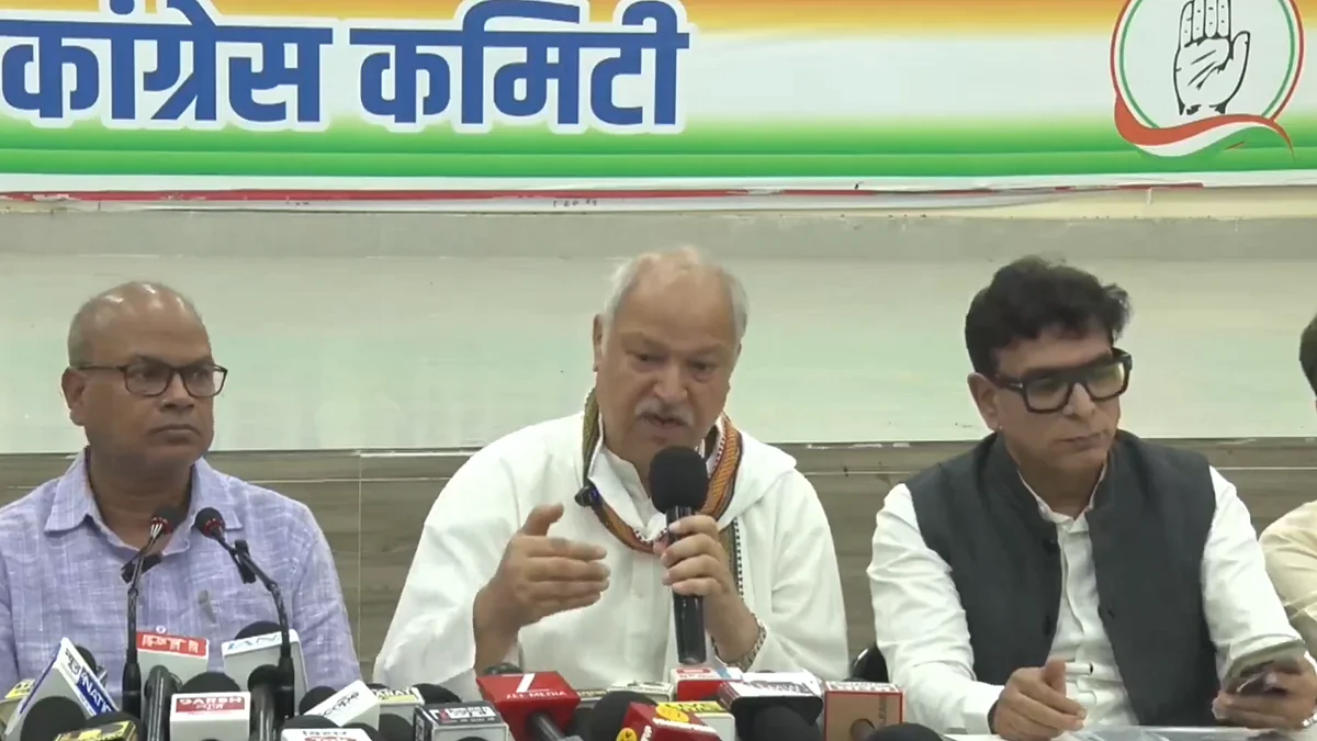 <div class="paragraphs"><p>ڈاکٹر شکیل احمد خان میڈیا سے خطاب کرتے ہوئے، ویڈیو گریب</p></div>