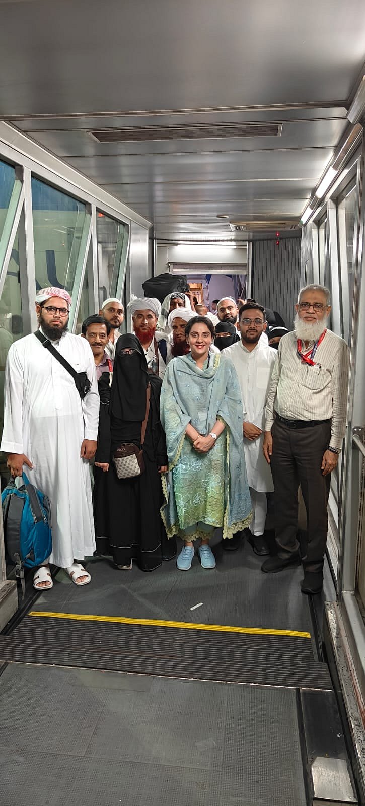 حج 2025: حجاج کرام کی واپسی کا سلسلہ اختتام پذیر، آخری پرواز سے 401 حاجیوں کی دہلی واپسی