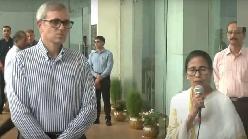 ’اگر کشمیر جنت ہے اور بنگال کا موازنہ اس سے کیا جا رہا ہے تو یہ اچھی بات ہے‘، عمر عبد اللہ کا بی جے پر طنز