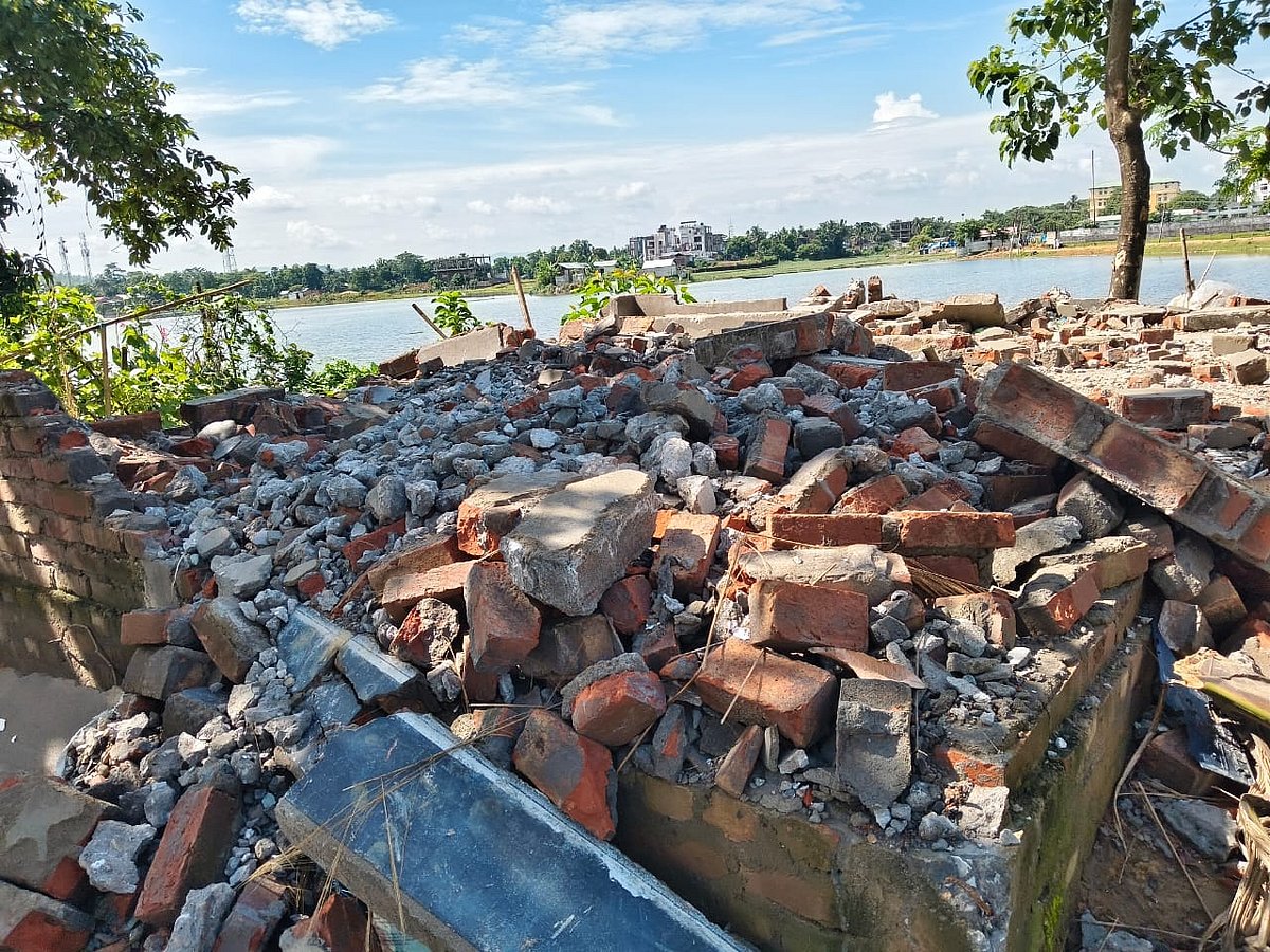 آسام میں مسلم اقلیت کے گھروں پر بلڈوزر کارروائی کا جمعیۃ علماء ہند کے وفد نے لیا جائزہ