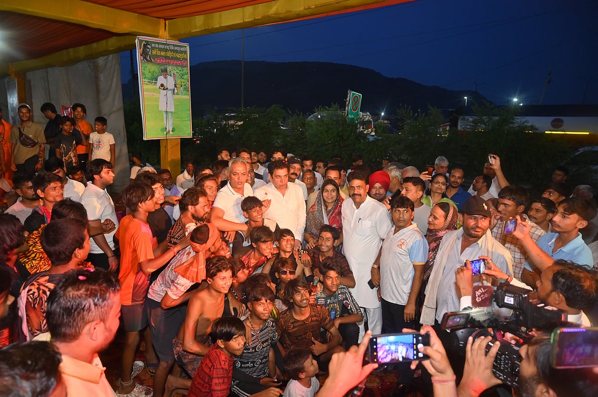 ریکھا حکومت میں کانوڑ کیمپوں سے دیگر پارٹیوں کے ہورڈنگز پولیس کے ذریعہ جبراً ہٹایا جانا افسوسناک: دہلی کانگریس