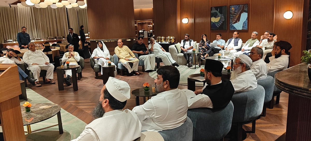 جمعیۃ علماء ہند کی دعوت پر عشائیہ تقریب میں مختلف سیاسی پارٹیوں کے اراکین پارلیمنٹ نے کی شرکت