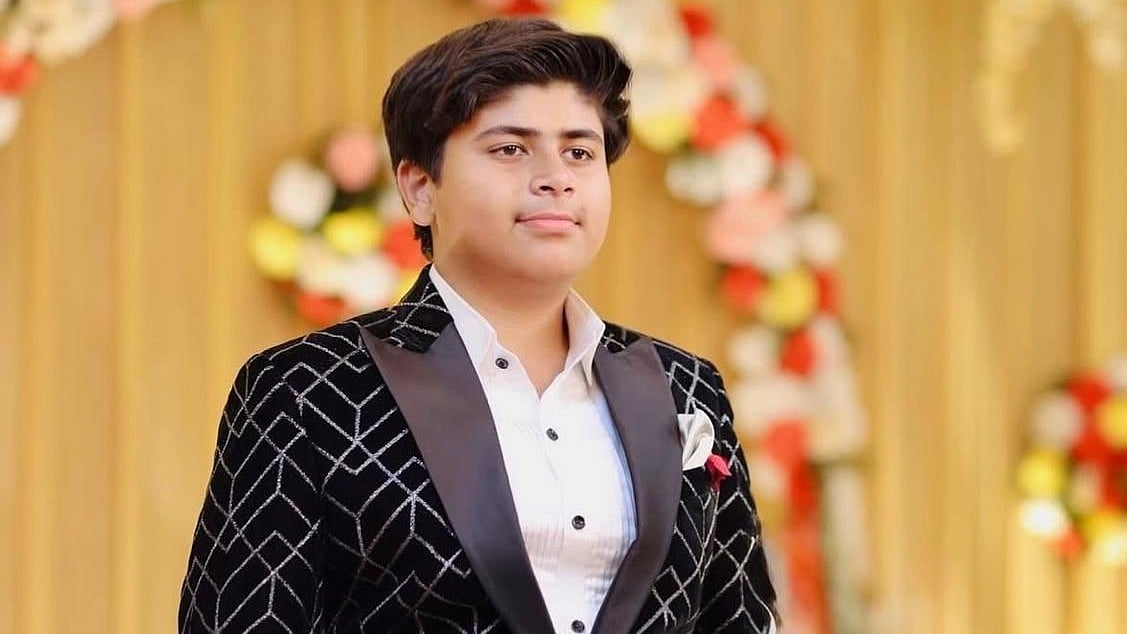 <div class="paragraphs"><p>عبدالاحد</p></div>