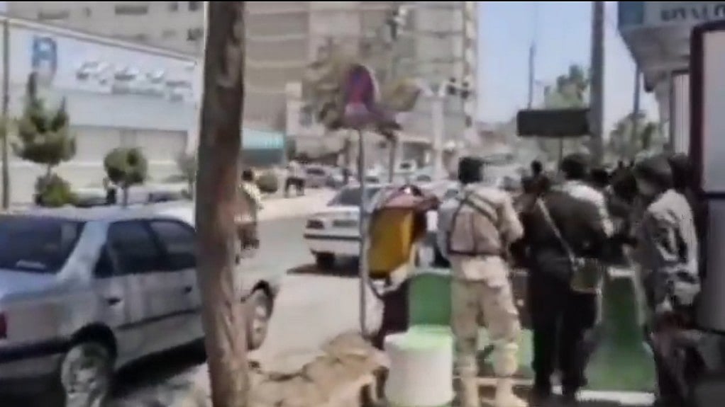 ایران: شہر زاہدان کے صوبائی عدالتی ہیڈ کوارٹر پر دہشت گردانہ حملہ، 5 افرا جاں بحق، 13 زخمی