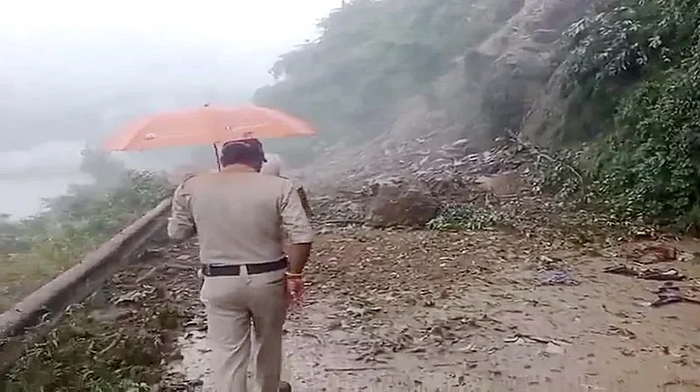 ایوانِ بالا میں سی آئی ایس ایف کو متحرک دیکھ کر کھڑگے حیران، راجیہ سبھا کے ڈپٹی چیئرمین کو لکھا خط