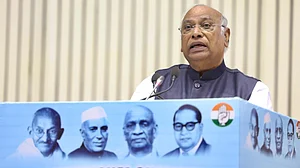 سیلاب اور لینڈسلائیڈ سے متاثرہ شمالی ریاستوں کے لیے کھڑگے کا مطالبہ- ’پی ایم کیئر فنڈ سے فوری پیکیج جاری کیا جائے‘