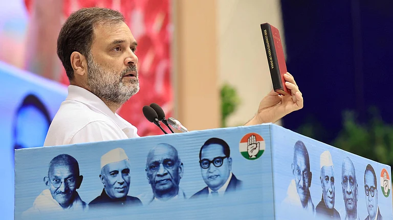 ٹرمپ نے 7 مہینے میں 1700 ہندوستانیوں کو امریکہ سے نکالا، ڈپورٹیشن کے دوران نازیبا سلوک پر ہندوستان کا اظہار تشویش