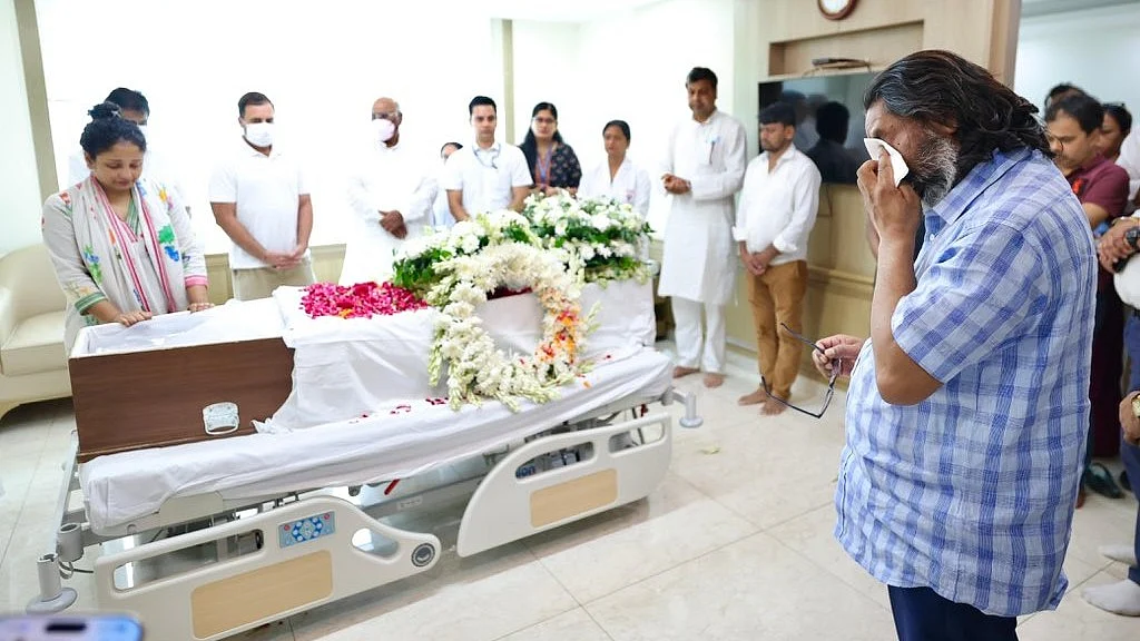 <div class="paragraphs"><p>تصویر <a href="https://x.com/kharge">@kharge</a></p></div>