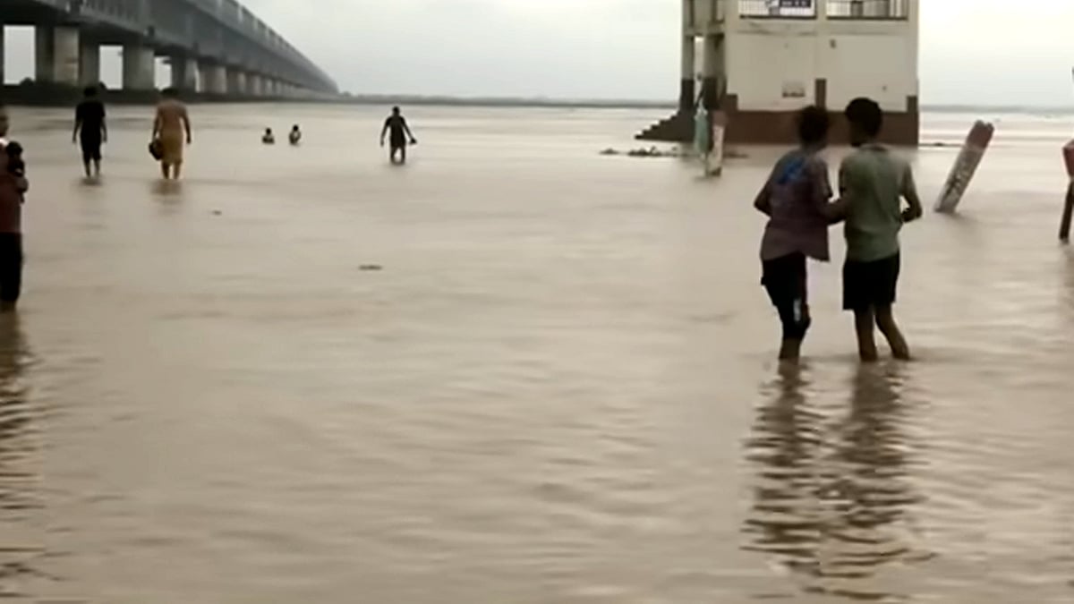 <div class="paragraphs"><p>پٹنہ میں گنگا ندی کی آبی سطح میں تیزی سے اضافہ ہو رہا ہے/ویڈیو گریب</p></div>