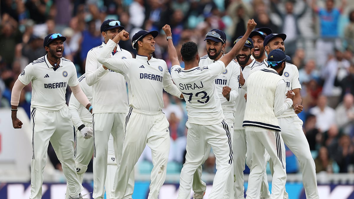 <div class="paragraphs"><p>اوول ٹیسٹ میں فتح کے بعد ہندوستانی ٹیم جشن مناتی ہوئی، تصویر&nbsp;<a href="https://x.com/BCCI">@BCCI</a></p></div>