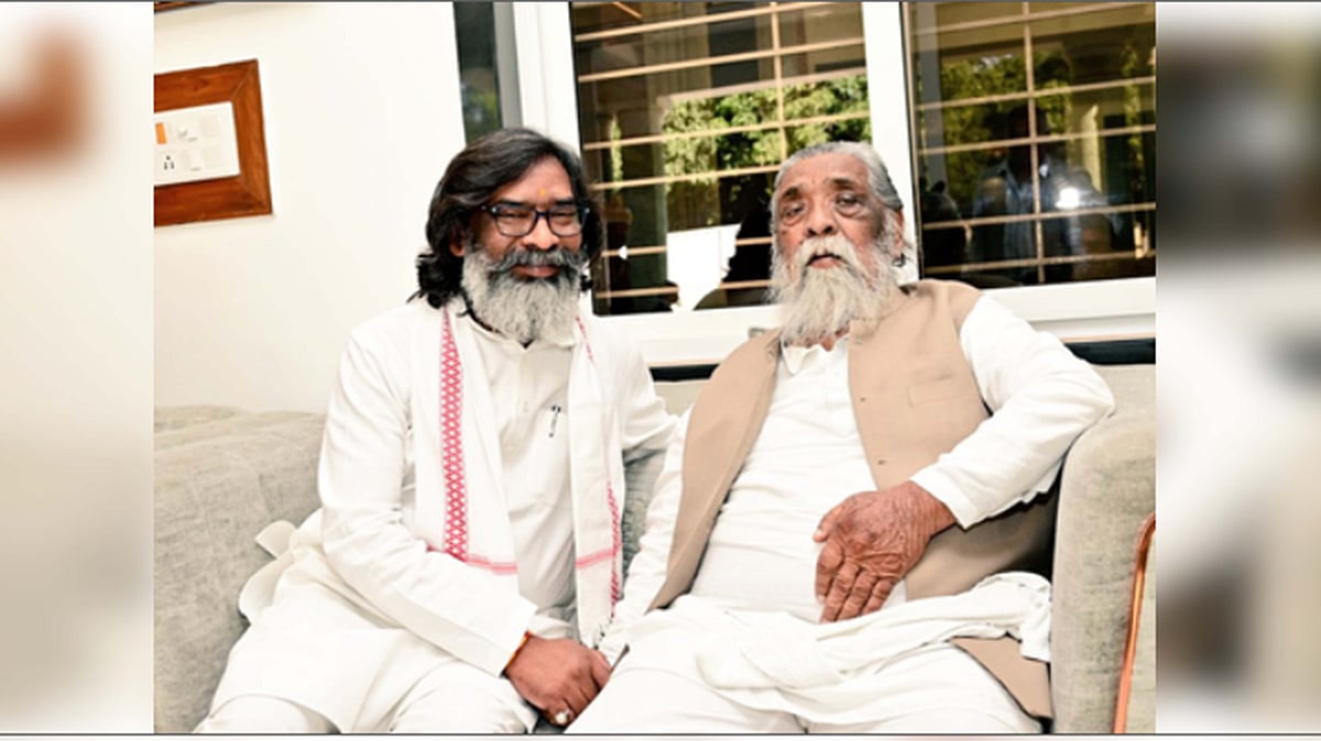 <div class="paragraphs"><p>شیبو سورین اور ہیمنت سورین کی فائل تصویر / آئی اے این ایس</p></div>