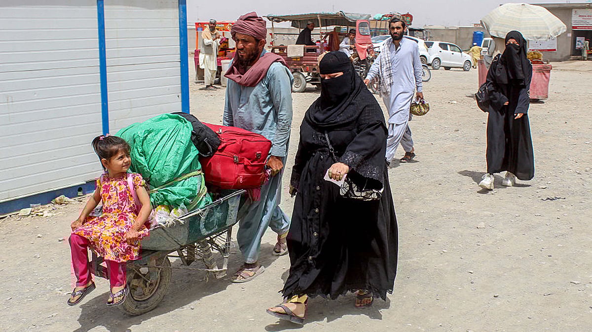 <div class="paragraphs"><p>افغان پناہ گزینوں کی وطن واپسی / Getty Images</p></div>