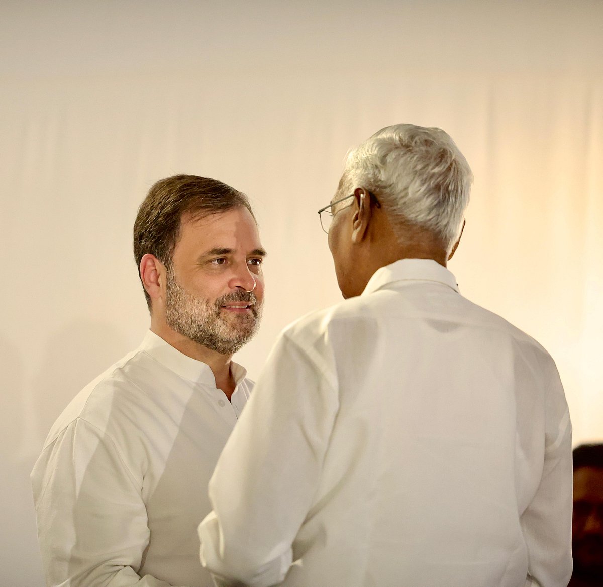 راہل گاندھی کی ڈنر میٹنگ: انڈیا بلاک کے رہنماؤں کو دکھائے الیکشن فراڈ کے ثبوت ... دیکھیں خصوصی فوٹو گیلری