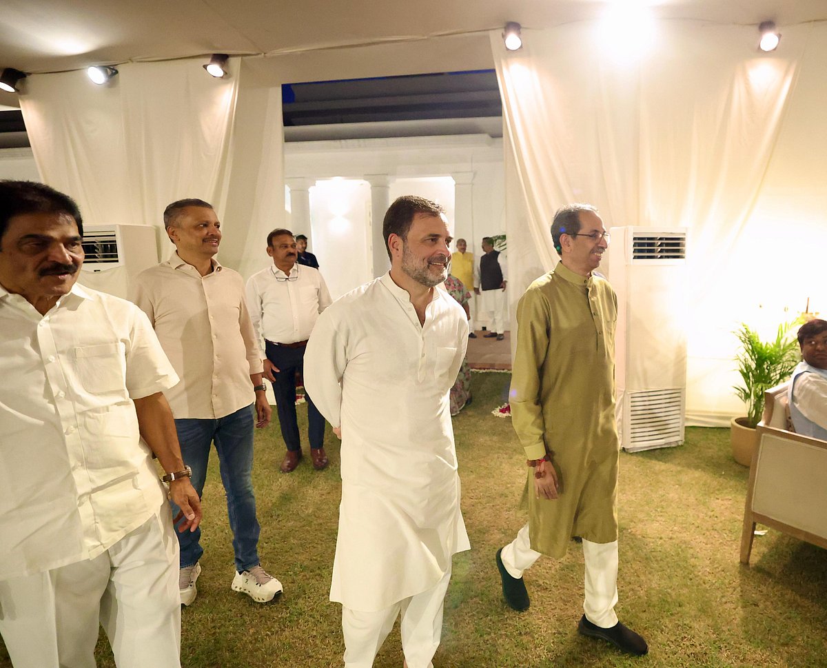 راہل گاندھی کی ڈنر میٹنگ: انڈیا بلاک کے رہنماؤں کو دکھائے الیکشن فراڈ کے ثبوت ... دیکھیں خصوصی فوٹو گیلری