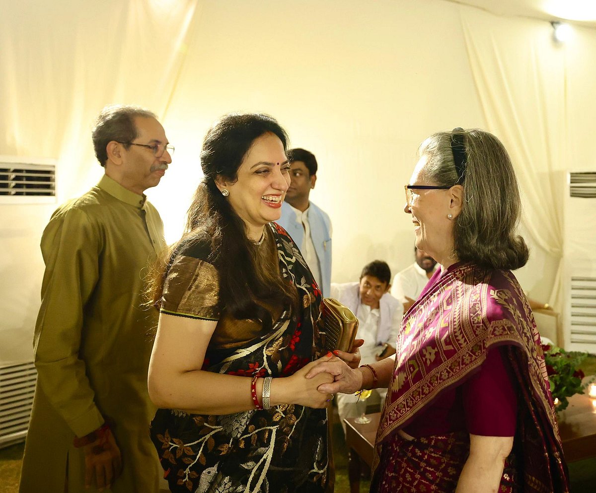 راہل گاندھی کی ڈنر میٹنگ: انڈیا بلاک کے رہنماؤں کو دکھائے الیکشن فراڈ کے ثبوت ... دیکھیں خصوصی فوٹو گیلری