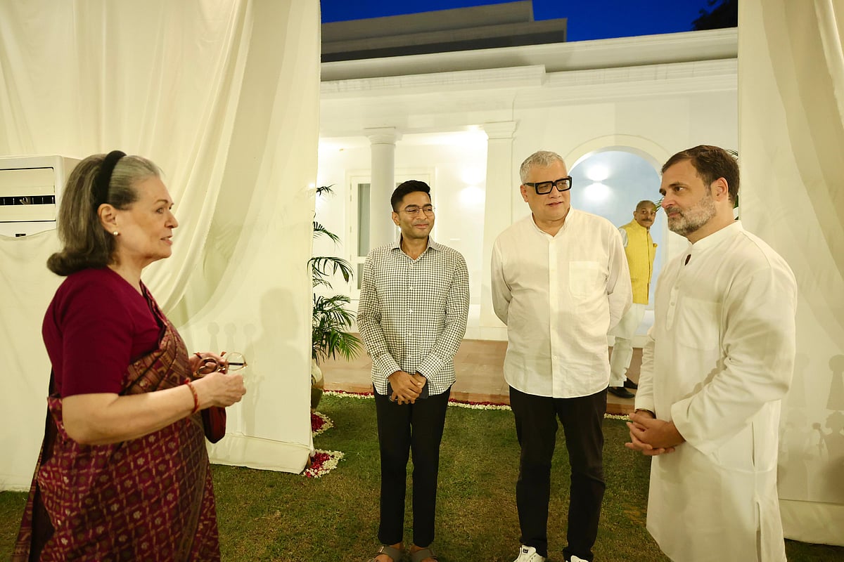 راہل گاندھی کی ڈنر میٹنگ: انڈیا بلاک کے رہنماؤں کو دکھائے الیکشن فراڈ کے ثبوت ... دیکھیں خصوصی فوٹو گیلری