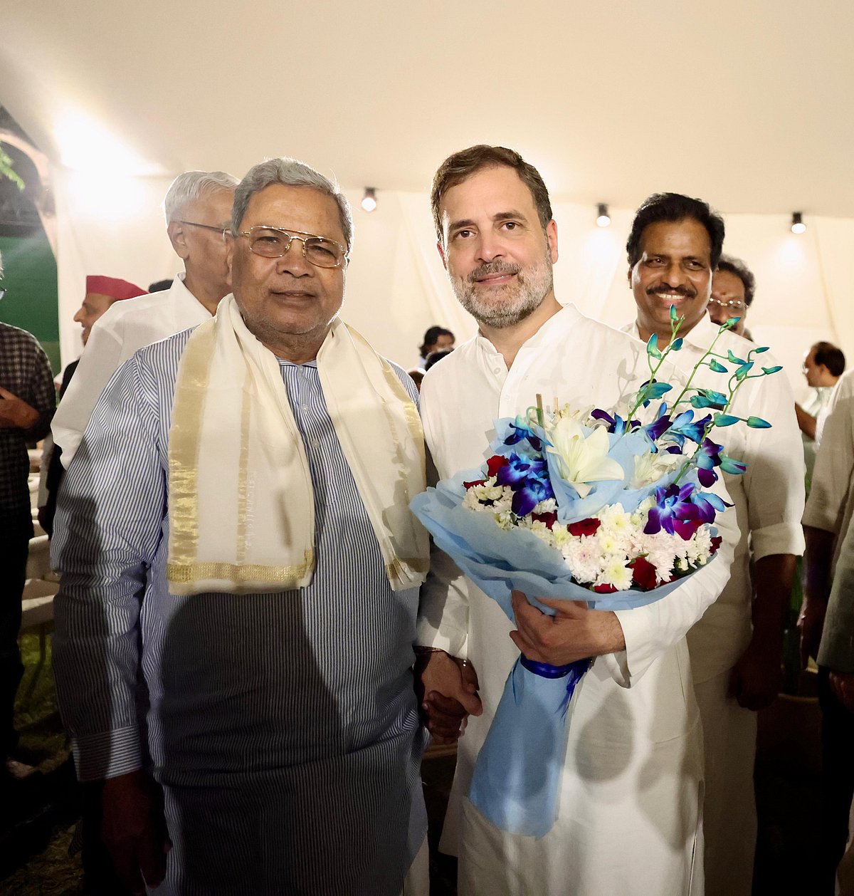 راہل گاندھی کی ڈنر میٹنگ: انڈیا بلاک کے رہنماؤں کو دکھائے الیکشن فراڈ کے ثبوت ... دیکھیں خصوصی فوٹو گیلری