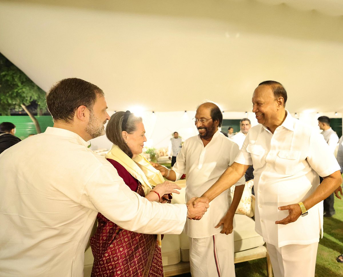 راہل گاندھی کی ڈنر میٹنگ: انڈیا بلاک کے رہنماؤں کو دکھائے الیکشن فراڈ کے ثبوت ... دیکھیں خصوصی فوٹو گیلری