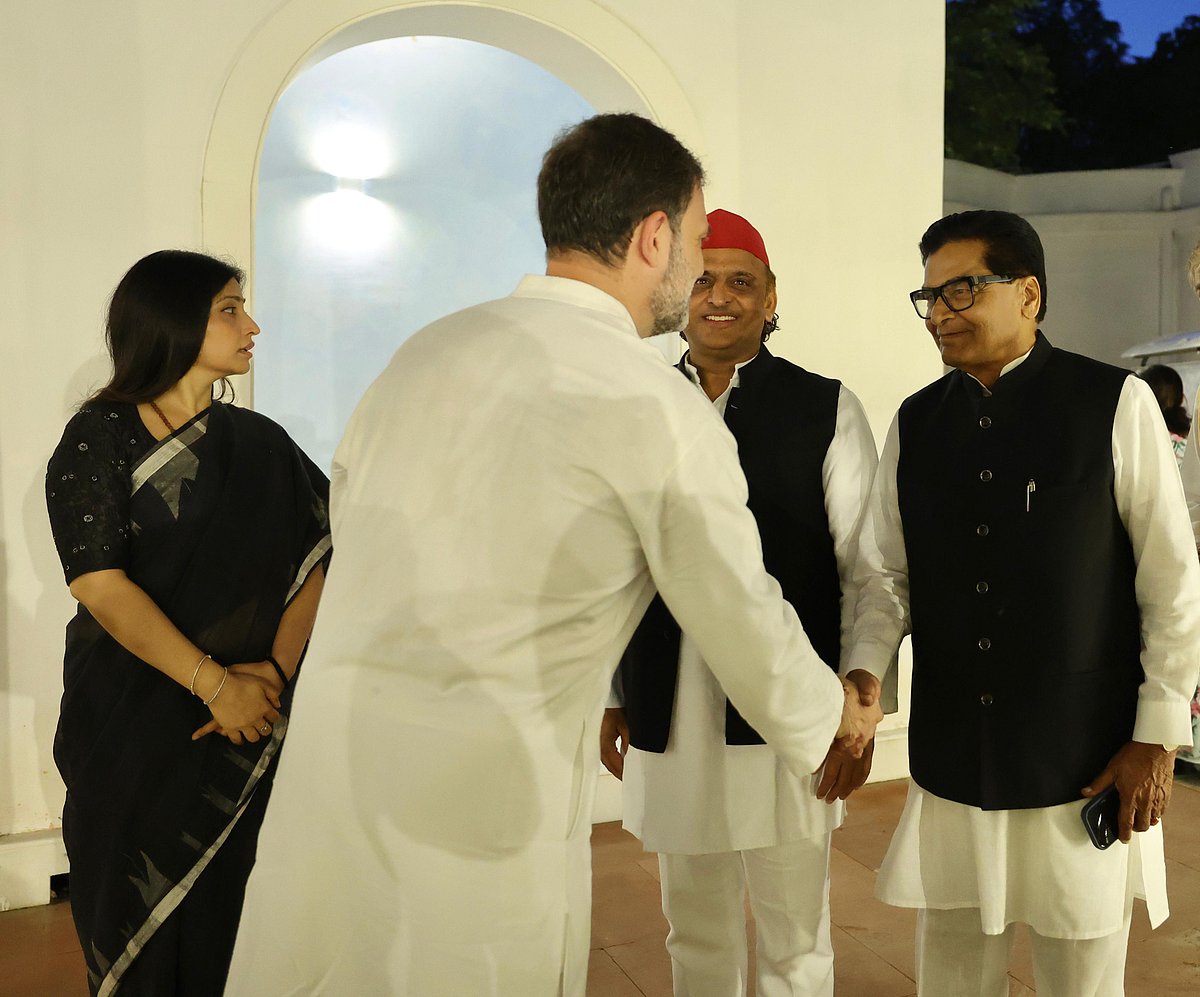 راہل گاندھی کی ڈنر میٹنگ: انڈیا بلاک کے رہنماؤں کو دکھائے الیکشن فراڈ کے ثبوت ... دیکھیں خصوصی فوٹو گیلری